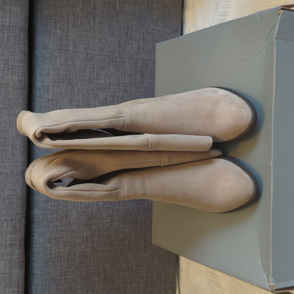 NWT Reaction Kenneth Cole knee-length taupe leather boots Sz 6